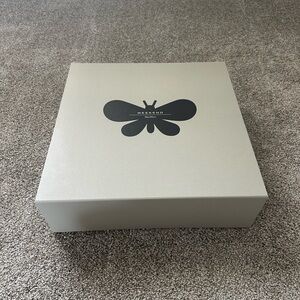 Weekend Max Mara Butterfly Logo Empty Box